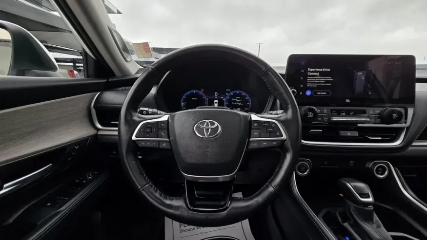 2024 Toyota Grand Highlander | Photo 15 of 33