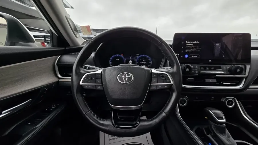 2024 Toyota Grand Highlander | Photo 15 of 33