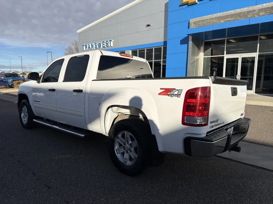 2012 GMC Sierra 1500 SLE | Photo 2 of 17