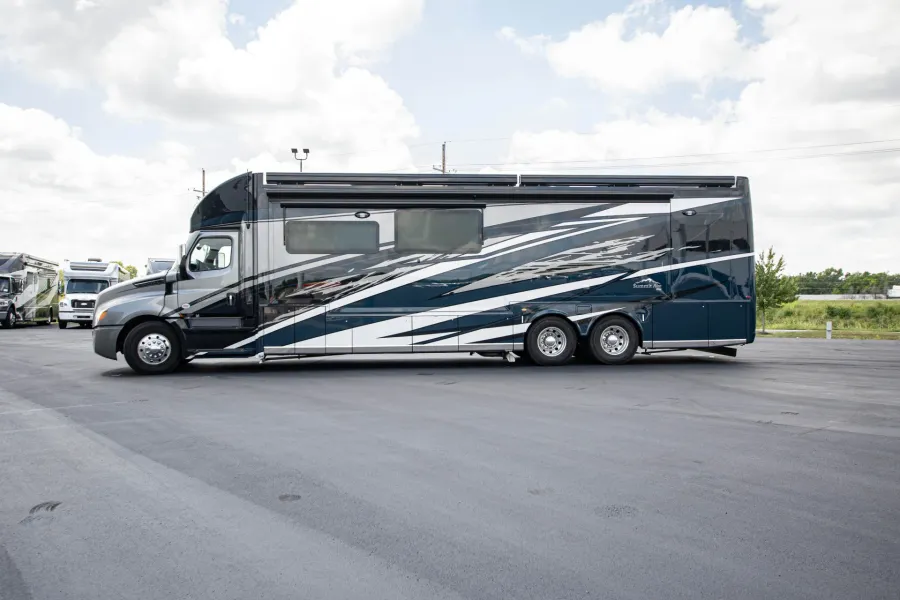 2026 Newmar Summit Aire 4505 | Photo 1 of 27