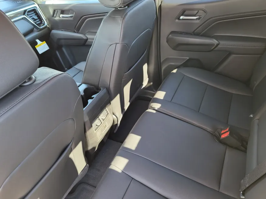 2026 GMC Canyon 4WD Elevation | Photo 21 of 24