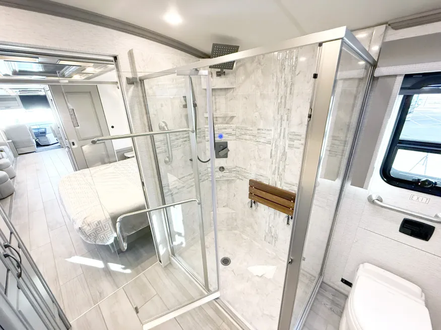 2025 Newmar Dutch Star 4369 | Photo 17 of 33