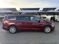 2023 Chrysler Pacifica Touring L | Thumbnail Photo 5 of 23