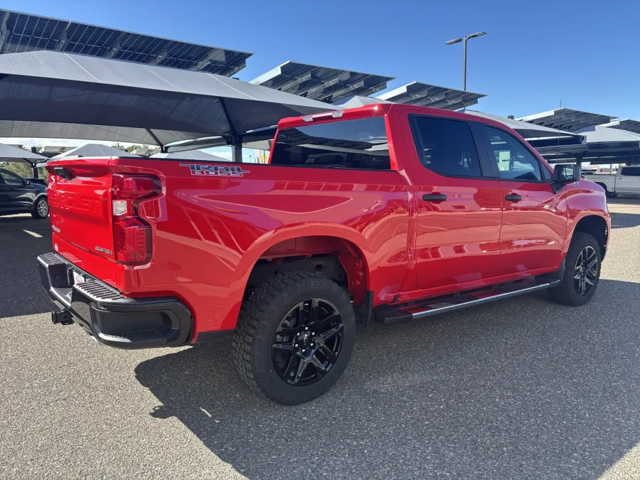 2024 Chevrolet Silverado 1500 Custom Trail Boss | Photo 4 of 17