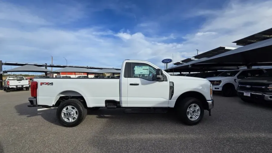 2026 Ford Super Duty F-350 | Photo 4 of 25