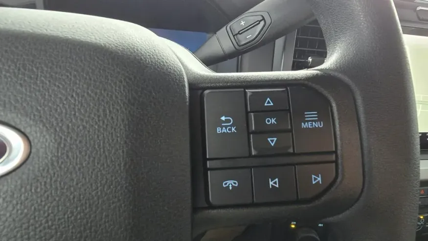 2026 Ford Super Duty F-350 | Photo 17 of 30