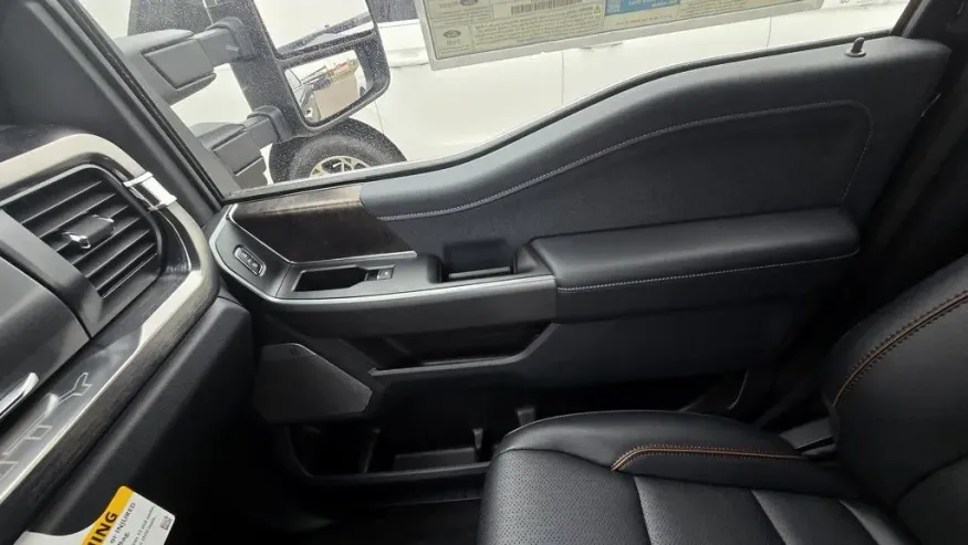 2026 Ford Super Duty F-250 | Photo 32 of 35