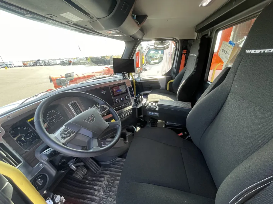 2026 Western Star 47X | Photo 8 of 11