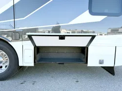 2026 Newmar Canyon Star 3947 | Thumbnail Photo 31 of 33