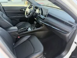 2026 Jeep Compass Latitude | Thumbnail Photo 10 of 18