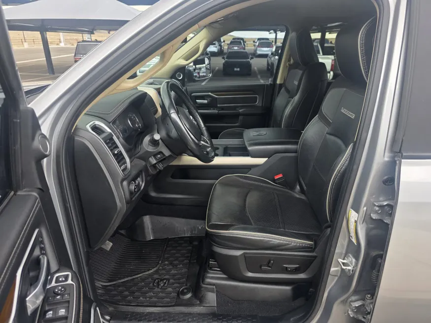 2022 RAM 3500 Laramie | Photo 10 of 28