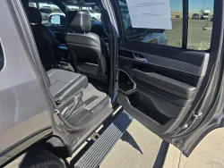 2026 Jeep Grand Wagoneer Limited Reserve | Thumbnail Photo 18 of 29