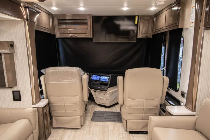 2026 Newmar Dutch Star 4369 | Photo 5 of 25