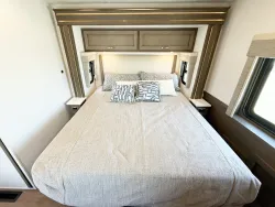 2027 Newmar Bay Star 3640 | Thumbnail Photo 19 of 31