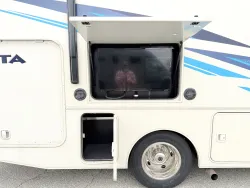2018 Winnebago Vista 29 VE | Thumbnail Photo 20 of 24