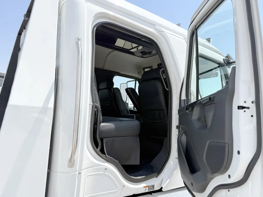 2026 Freightliner M2 112 SUMMIT HAULER | Photo 19 of 24