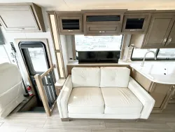 2022 Newmar Canyon Star 3722 | Thumbnail Photo 8 of 28