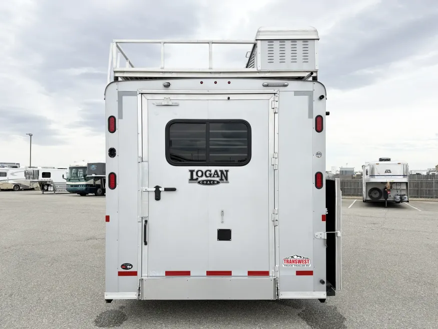 2023 Logan Coach Select 814 4HLQ | Photo 18 of 27