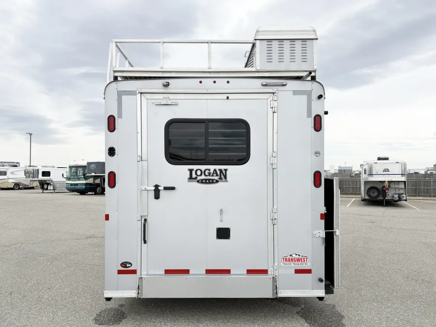 2023 Logan Coach Select 814 4HLQ | Photo 18 of 27
