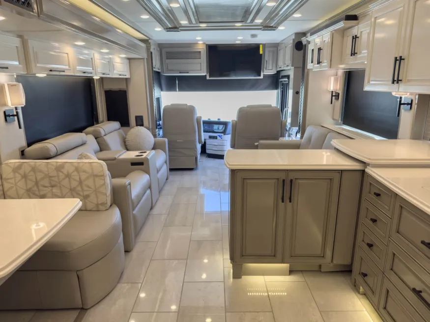 2027 Newmar London Aire 4569 | Photo 10 of 45