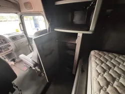 2022 Peterbilt 389 | Thumbnail Photo 17 of 20