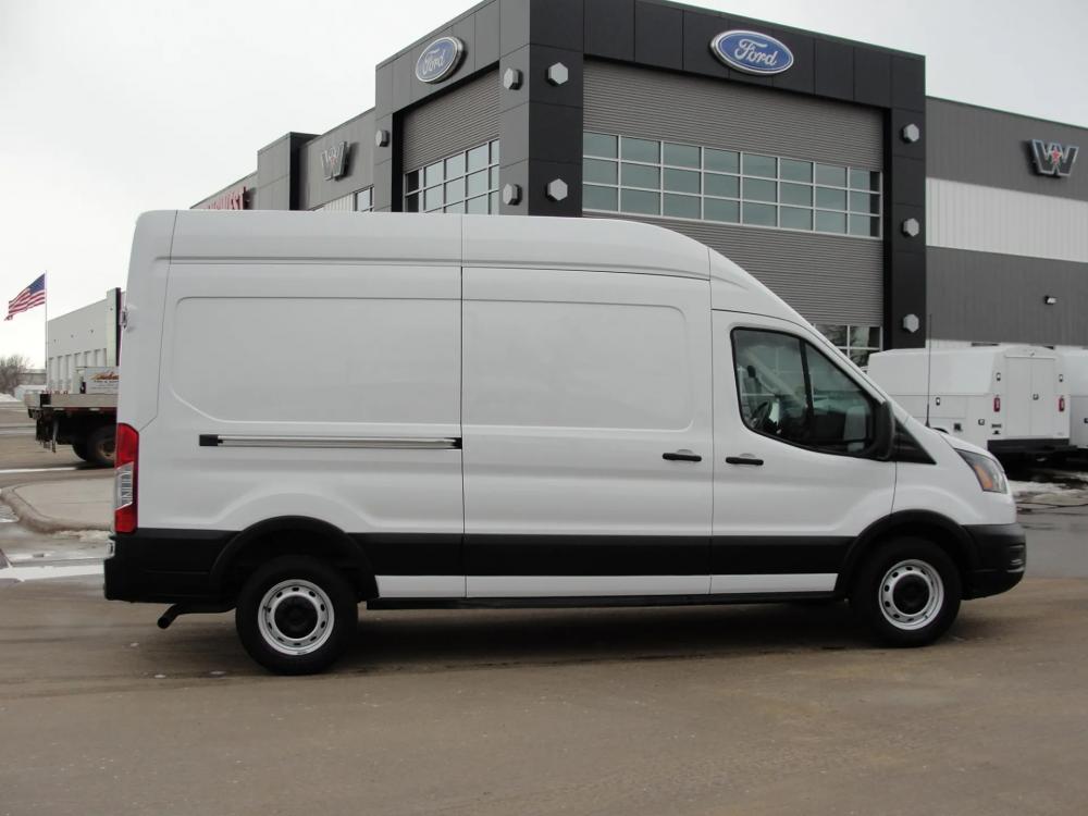 2022 Ford Transit | Photo 6 of 11