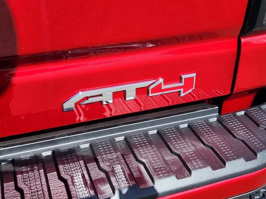 2026 GMC Sierra 2500HD AT4 | Photo 14 of 31