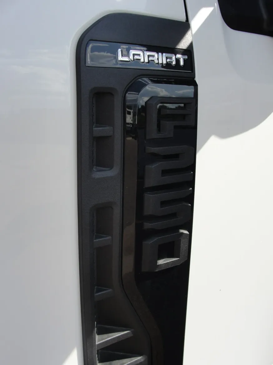 2024 Ford F-250 | Photo 6 of 17