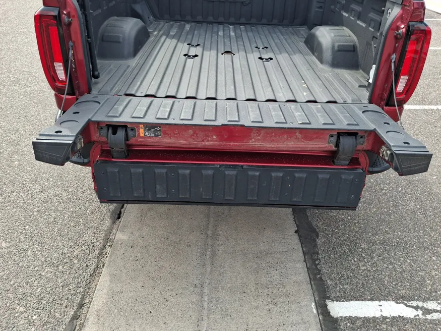 2022 GMC Sierra 2500HD AT4 | Photo 9 of 20