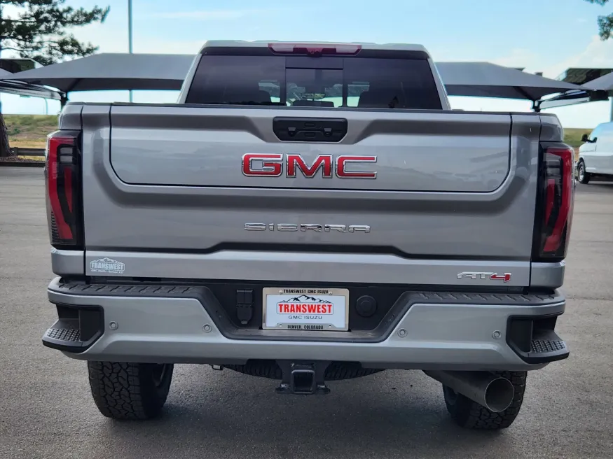 2025 GMC Sierra 2500HD AT4 | Photo 12 of 31