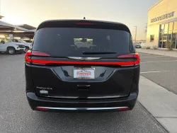 2023 Chrysler Pacifica Touring L | Thumbnail Photo 3 of 22