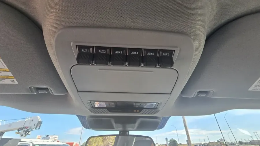 2025 Ford Super Duty F-600 | Photo 25 of 26