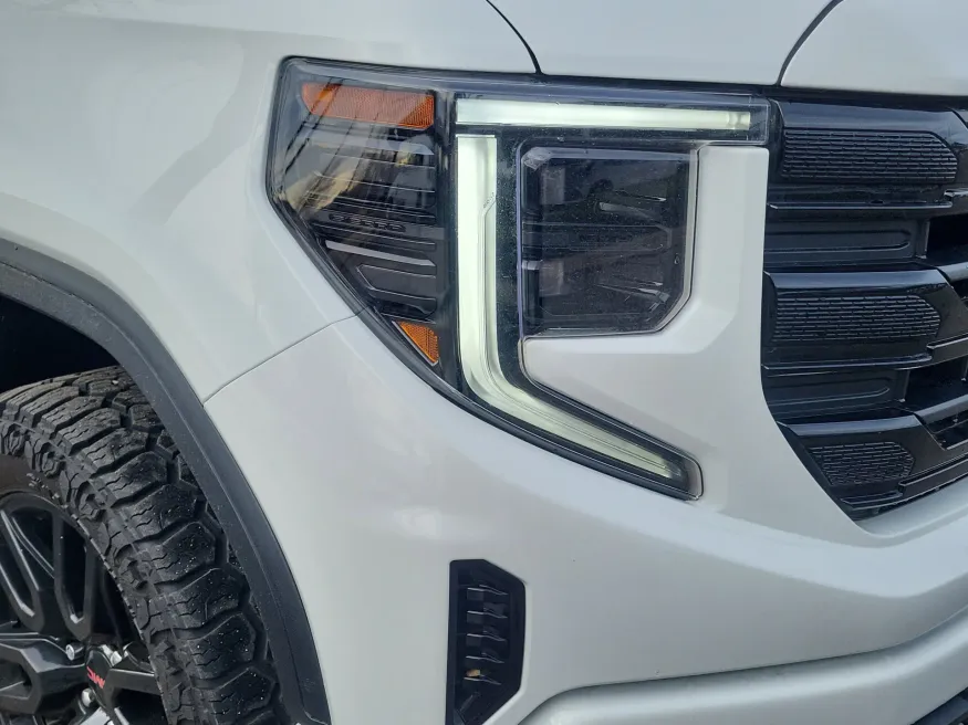 2025 GMC Sierra 1500 Elevation | Photo 4 of 23