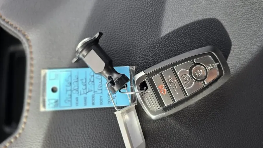 2026 Ford Super Duty F-250 | Photo 34 of 40