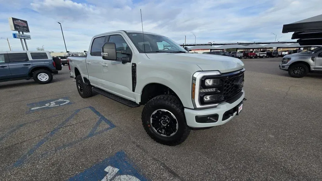 2026 Ford Super Duty F-350 | Photo 3 of 30