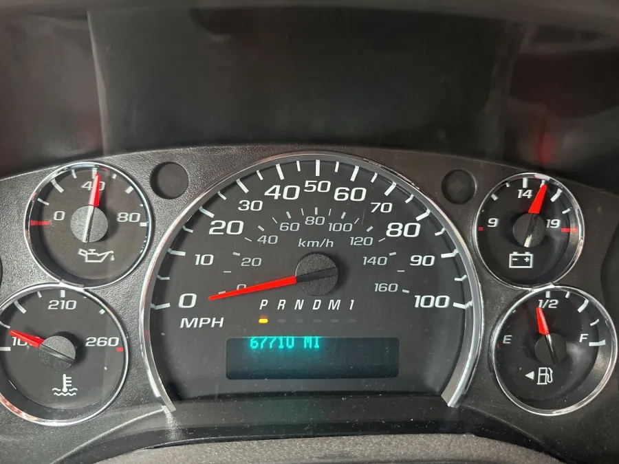 2017 GMC Savana 2500 Work Van | Photo 6 of 7
