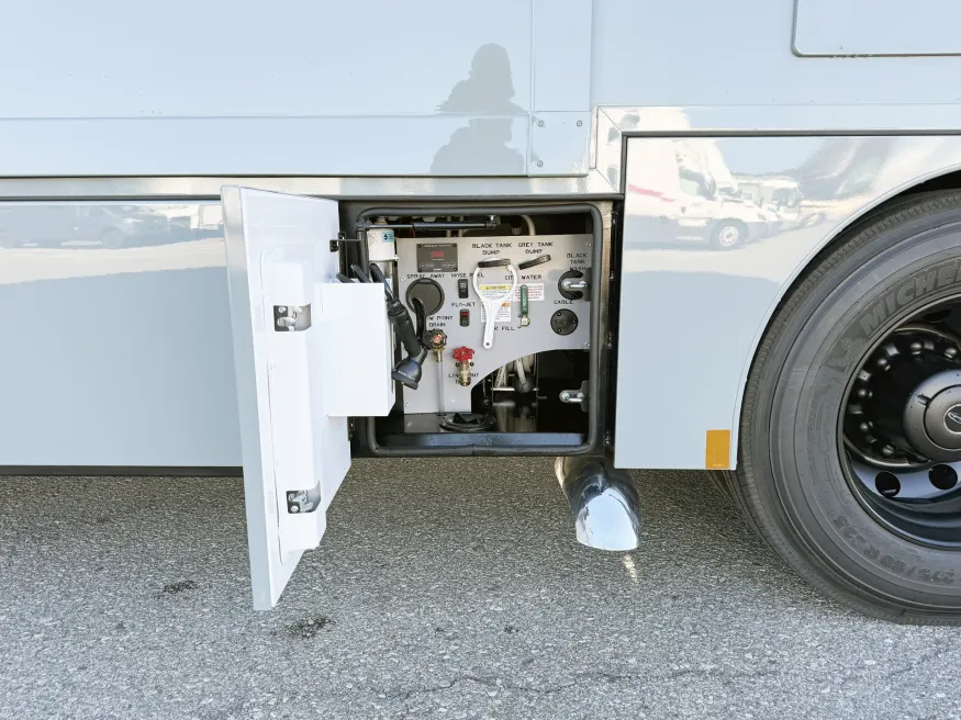 2026 Renegade Valencia 36SB | Photo 24 of 25