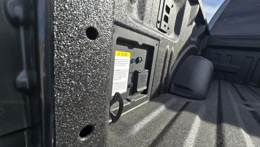 2025 Ford F-150 | Photo 9 of 32