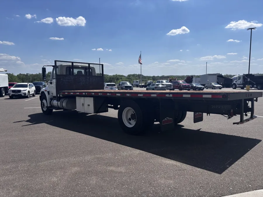 2018 International 4000 | Photo 7 of 18