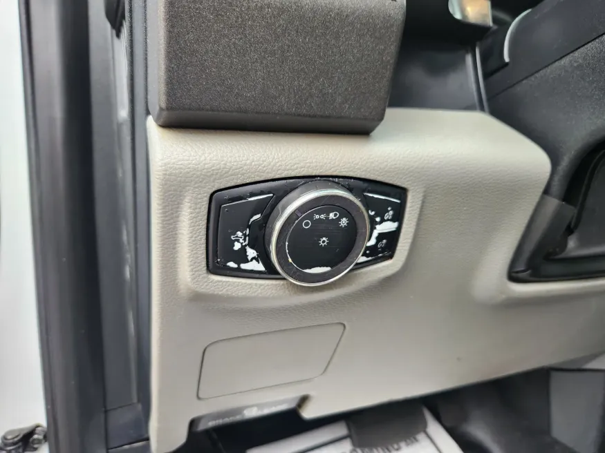 2019 Ford Super Duty F-350 SRW | Photo 6 of 30