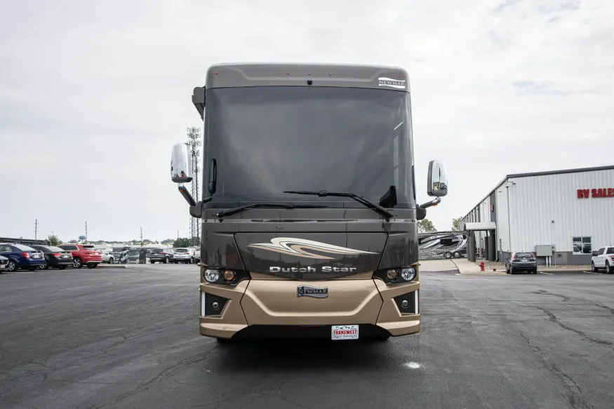 2019 Newmar Dutch Star 4369 | Photo 4 of 31