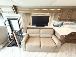 2022 Newmar Bay Star 3626 | Thumbnail Photo 9 of 30