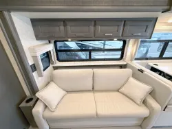 2023 Thor Inception 38MX | Thumbnail Photo 10 of 45