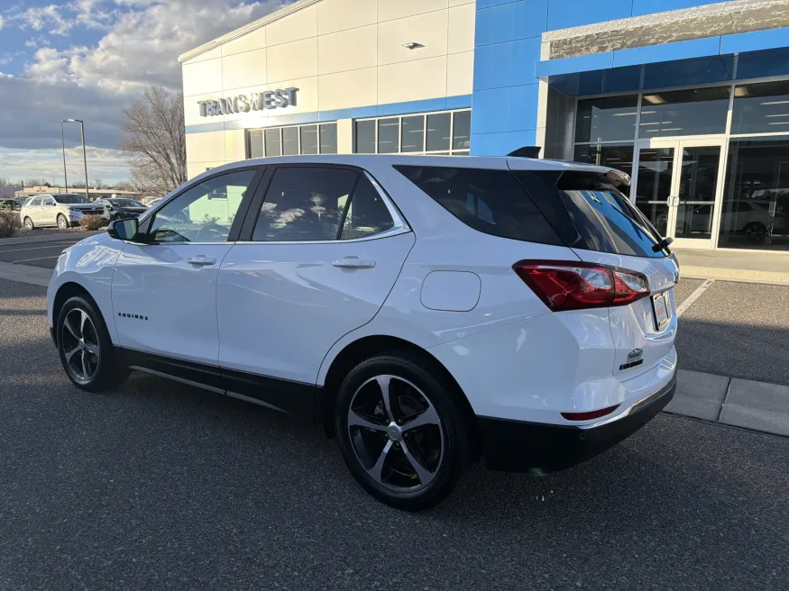 2021 Chevrolet Equinox LT | Photo 2 of 21