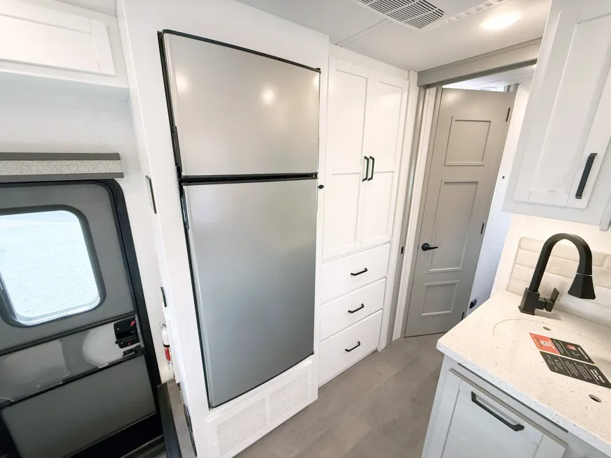 2026 Renegade Veracruz 32VDS | Photo 10 of 24