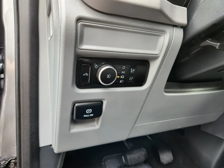 2023 Ford F-150 XL | Photo 6 of 30