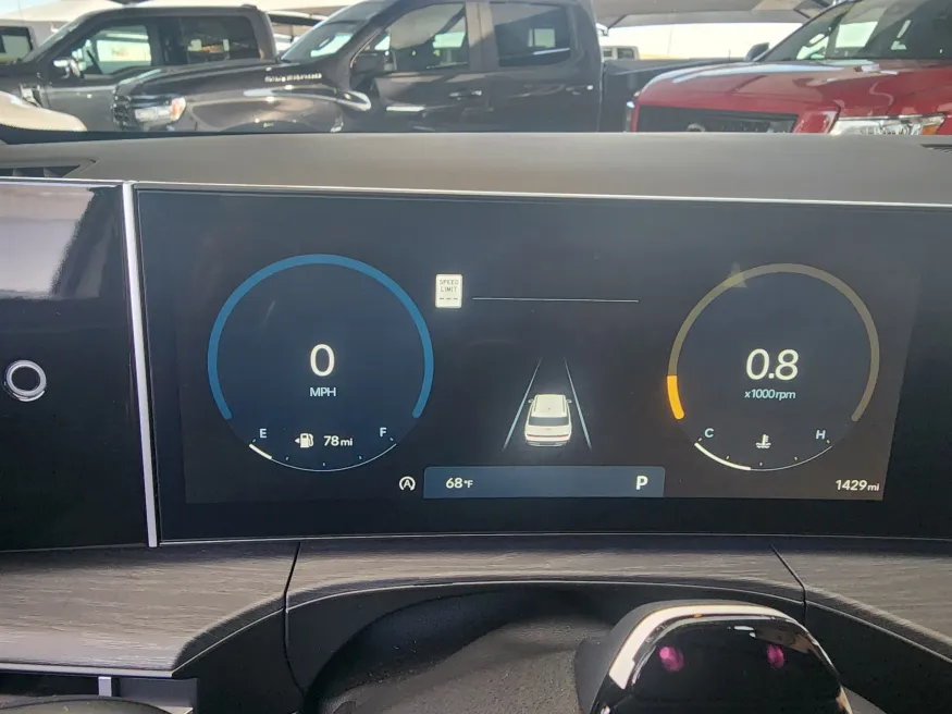 2024 Hyundai Santa Fe Limited | Photo 27 of 30