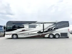 2013 Tiffin Zephyr | Thumbnail Photo 23 of 32