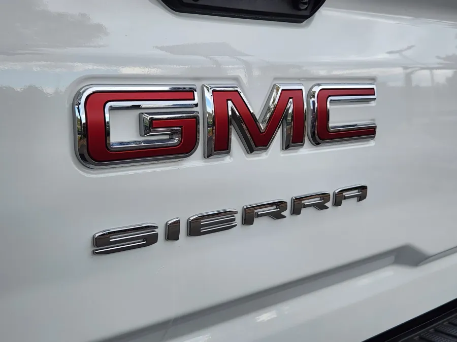 2024 GMC Sierra 2500HD Pro | Photo 14 of 29