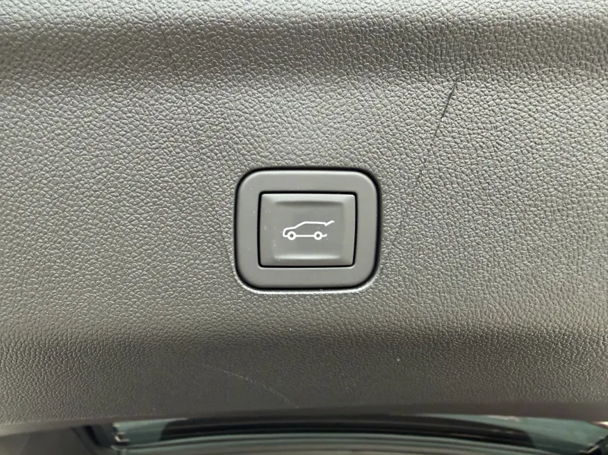 2026 Chevrolet Tahoe Premier | Photo 10 of 23